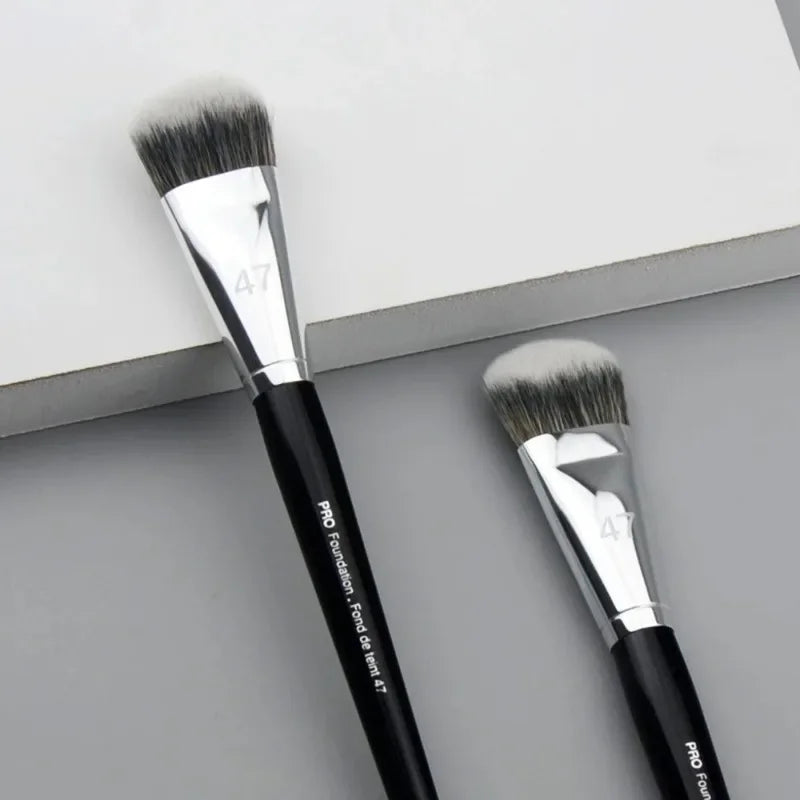 Professional Foundation Brush 47