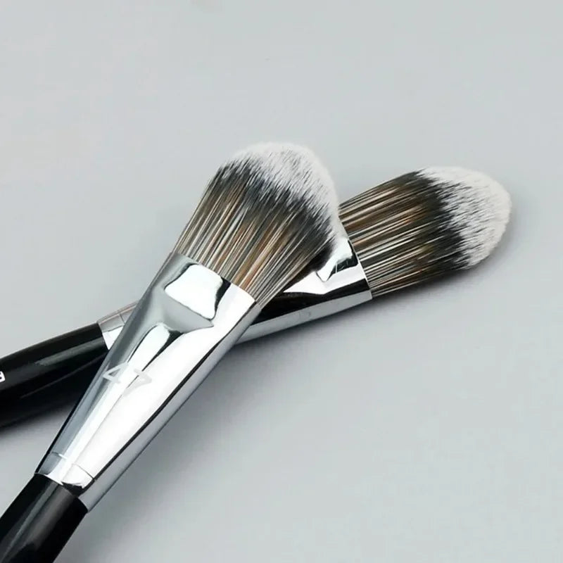 Professional Foundation Brush 47